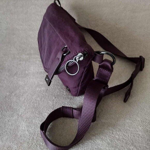 Lululemon Festival Bag Crossbody in Black Cherry - Picture 4 of 16